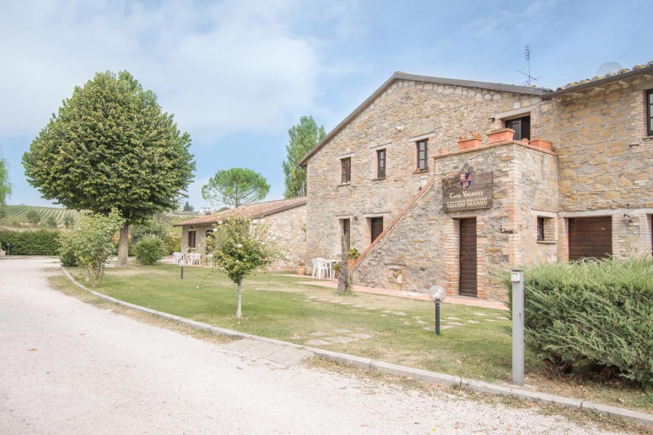 Casa Vacanze Vecchio Granaio Magione Exterior photo
